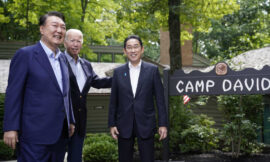 Estados Unidos, Japão e Coreia do Sul estabelecem os Princípios de Camp David